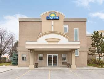 Days By Wyndham Toronto West Hotel