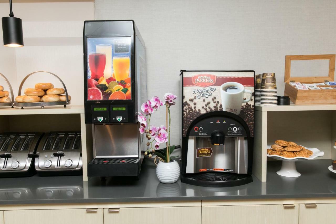 Days By Wyndham Toronto West 3*